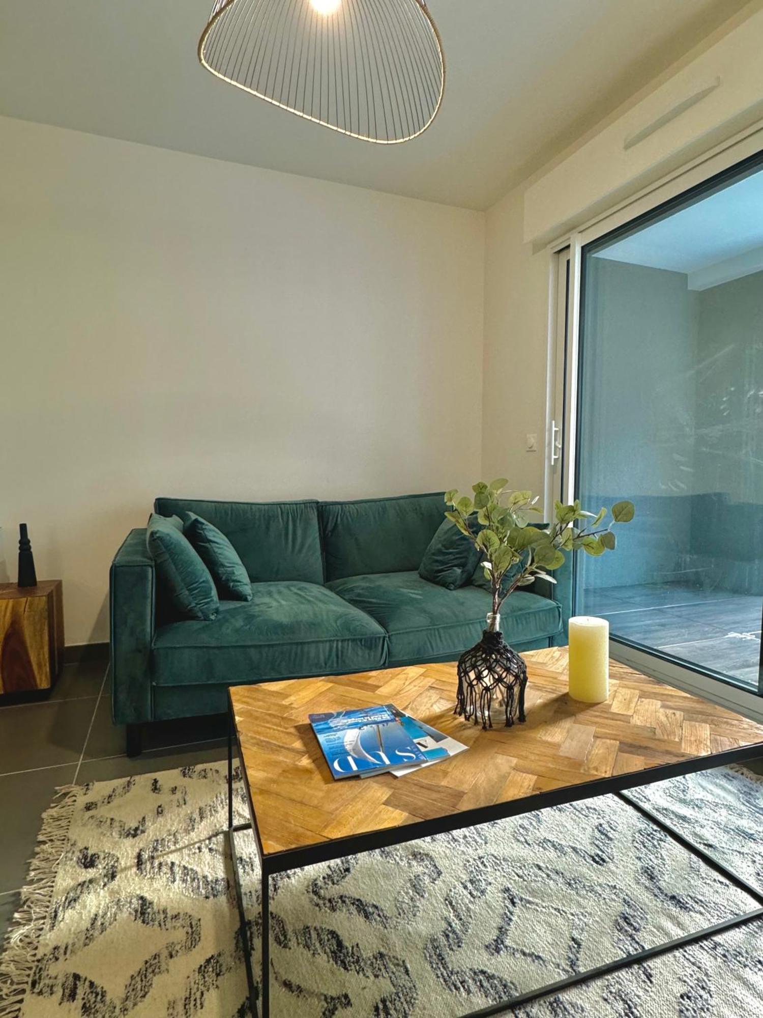 Superbe T2 Dans Avec Piscine Chauffee Appartement