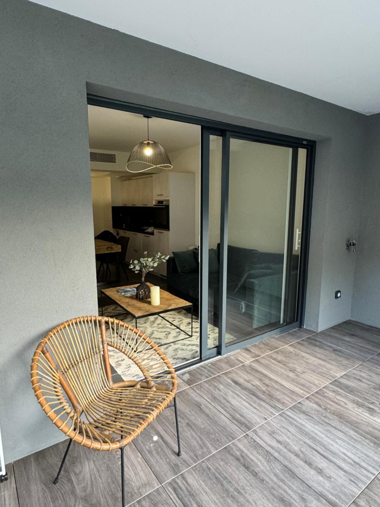 Apartment Superbe T2 Dans Avec Piscine Chauffee